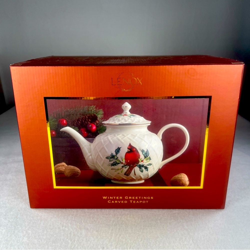 LENOX China  Vtg Teapot Lattice Carved Winter Greetings Cardinal Bird Xmas Holly